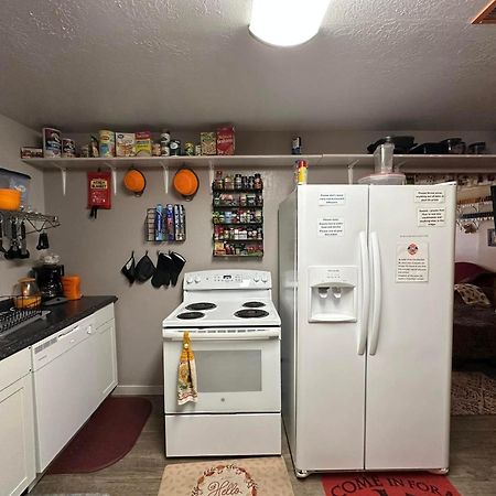 Ez 1 Mile To Fort Sill! Pumpkin Cottage Sleeps 9, Grills, Firepit, Laundry 로턴 외부 사진