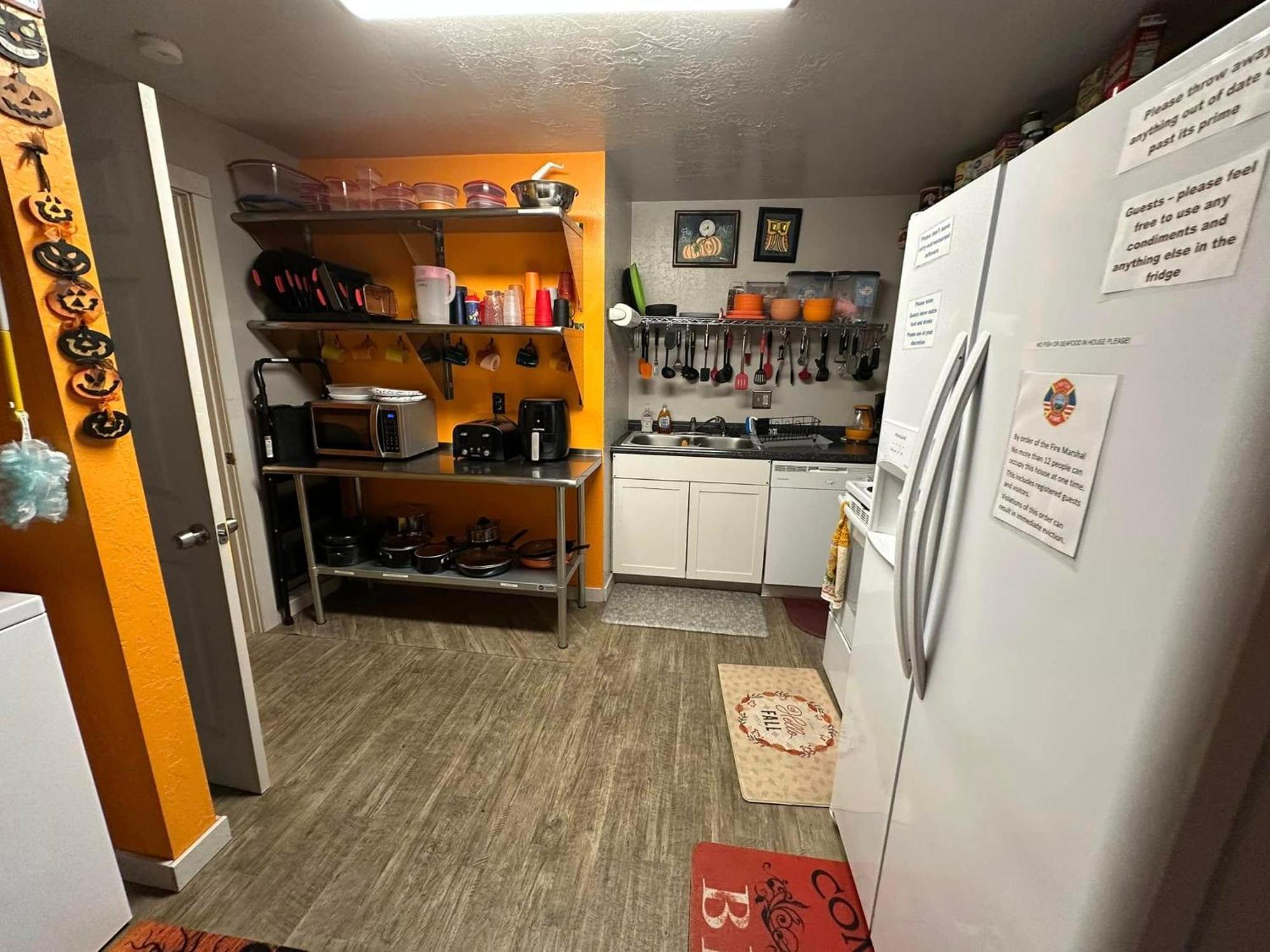Ez 1 Mile To Fort Sill! Pumpkin Cottage Sleeps 9, Grills, Firepit, Laundry 로턴 외부 사진