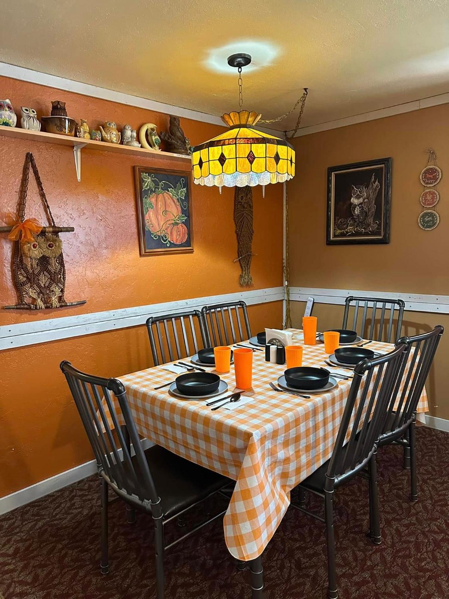 Ez 1 Mile To Fort Sill! Pumpkin Cottage Sleeps 9, Grills, Firepit, Laundry 로턴 외부 사진