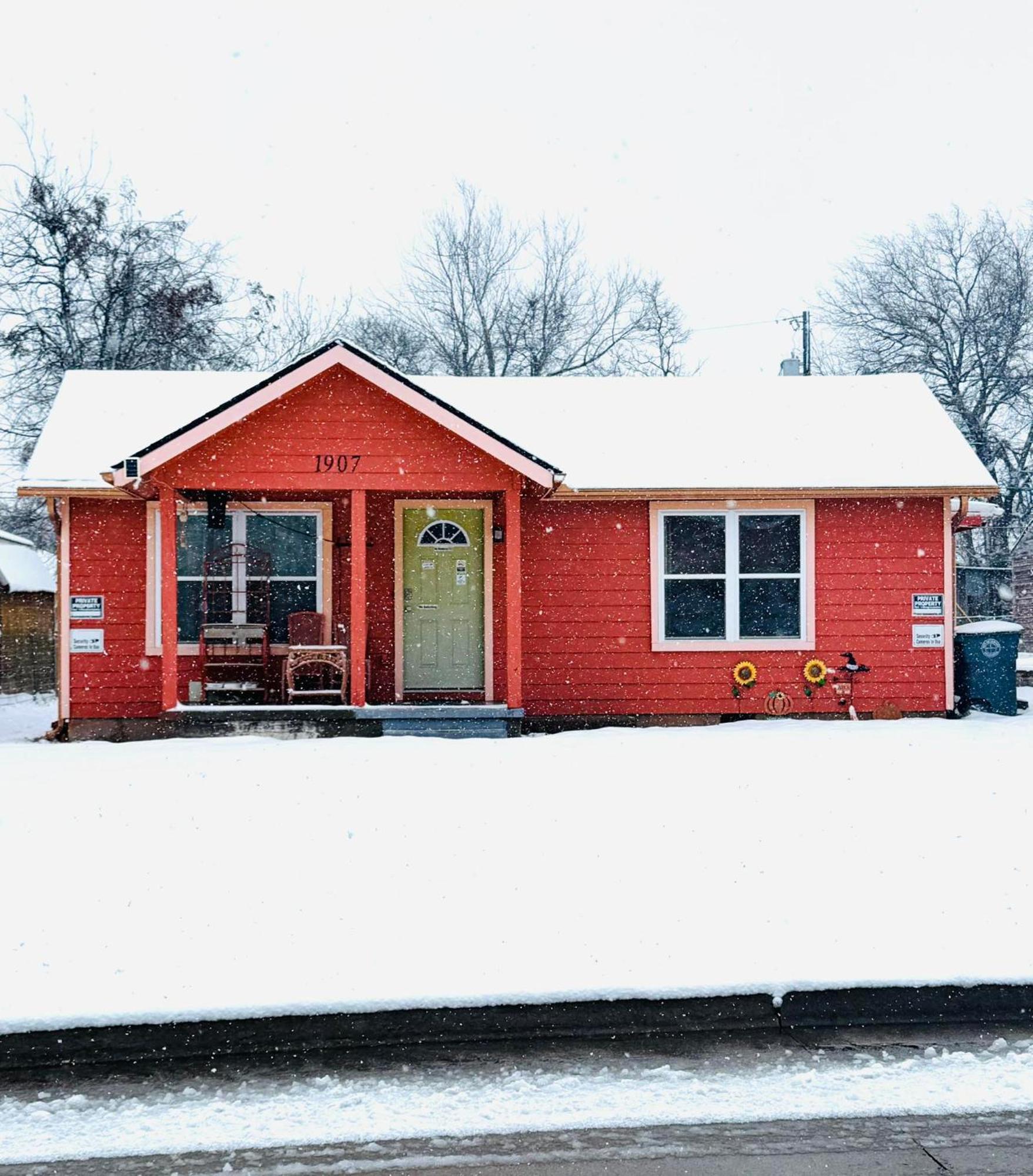 Ez 1 Mile To Fort Sill! Pumpkin Cottage Sleeps 9, Grills, Firepit, Laundry 로턴 외부 사진